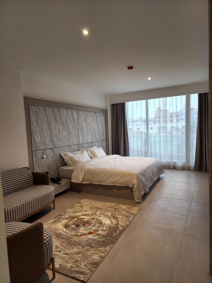 Imperial Suites Hotel Manama Exterior foto