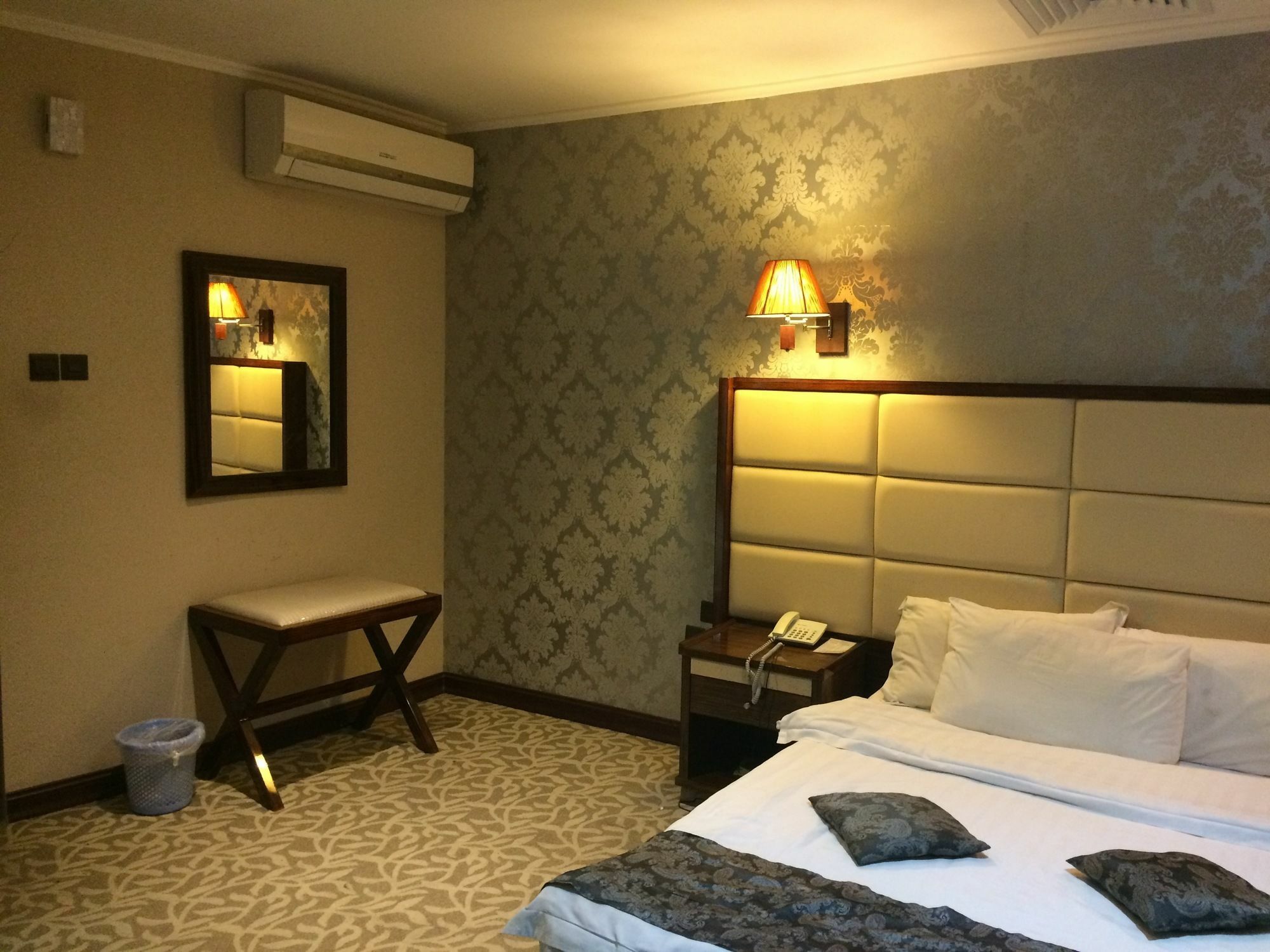 Imperial Suites Hotel Manama Exterior foto